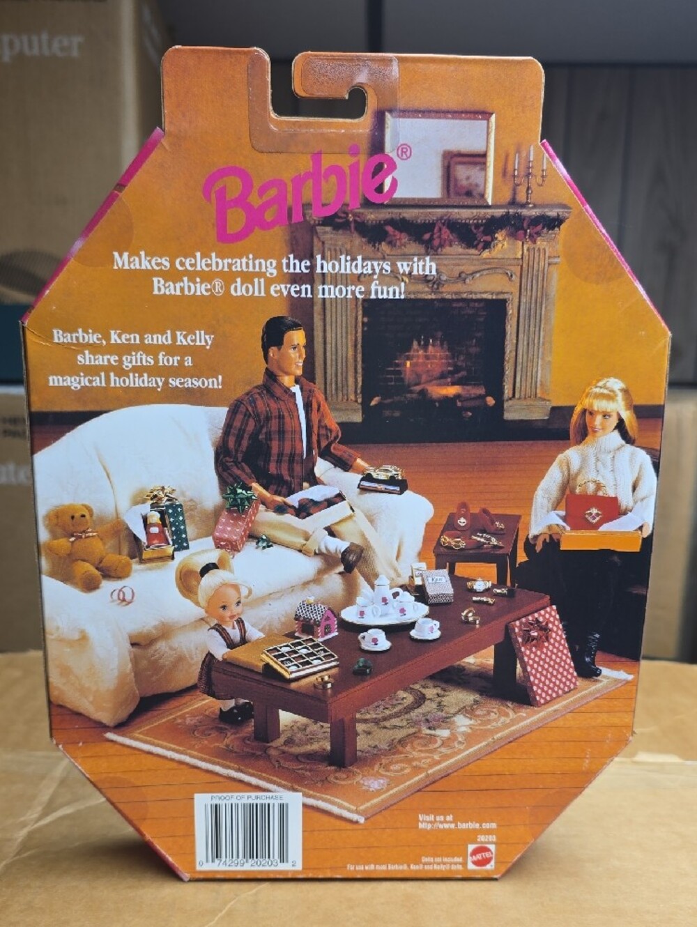 Barbie Pink and Gold Special Collection  Holiday Presents Gift Set 1998 - Picture 8 of 13